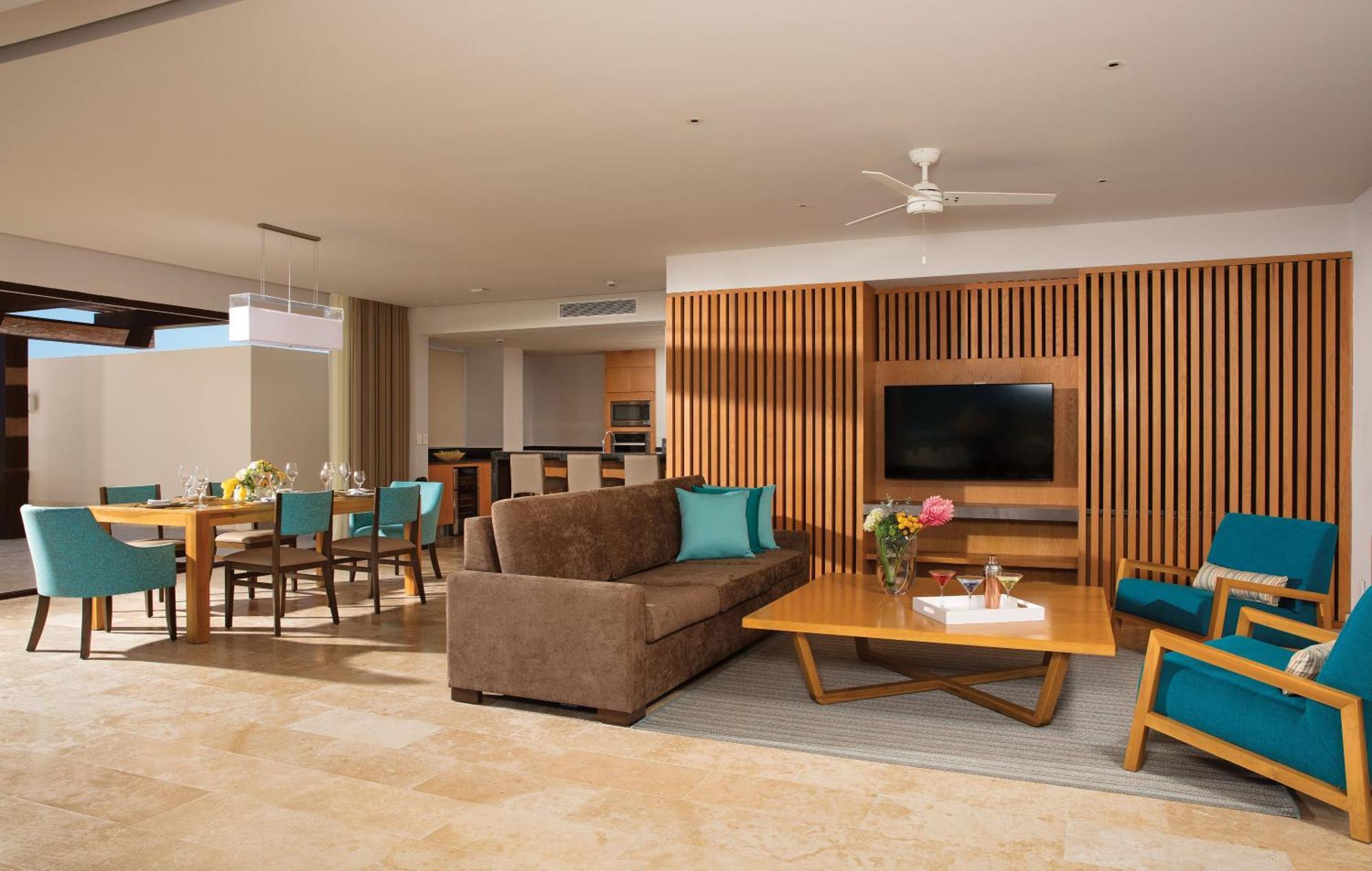 Preferred Club Paramount Suite Ocean View - King Bed